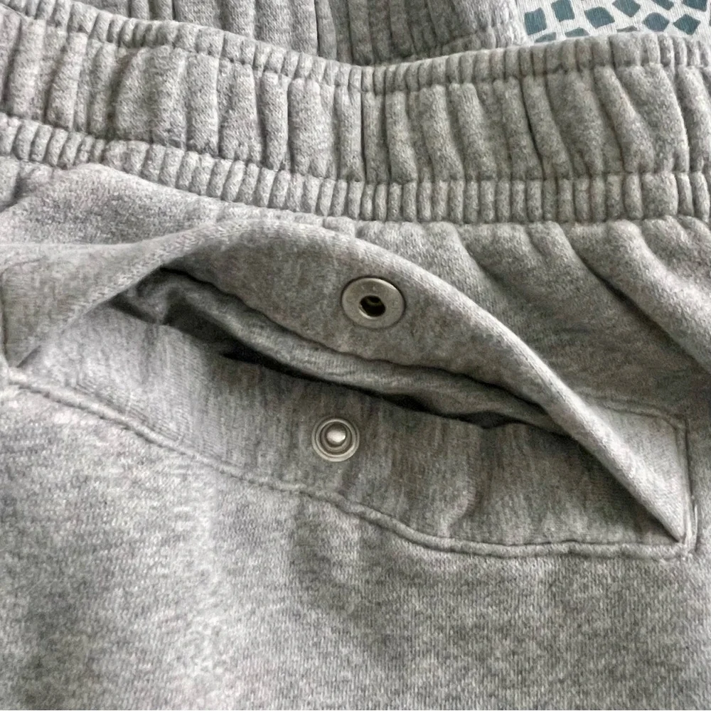 Nike Gray Men's Fleece Cotton Joggers Sweatpants Large Elastic Cuff Drawstring